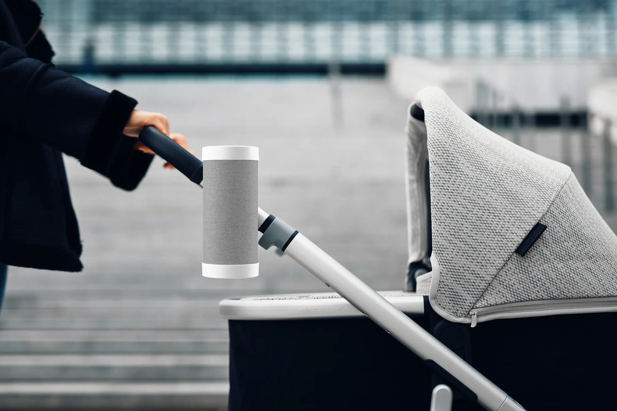 Crafted with the same meticulous attention to detail and utilizing premium materials, RockingRide seamlessly integrates with your premium stroller, offering both sophisticated style and effortless functionality.