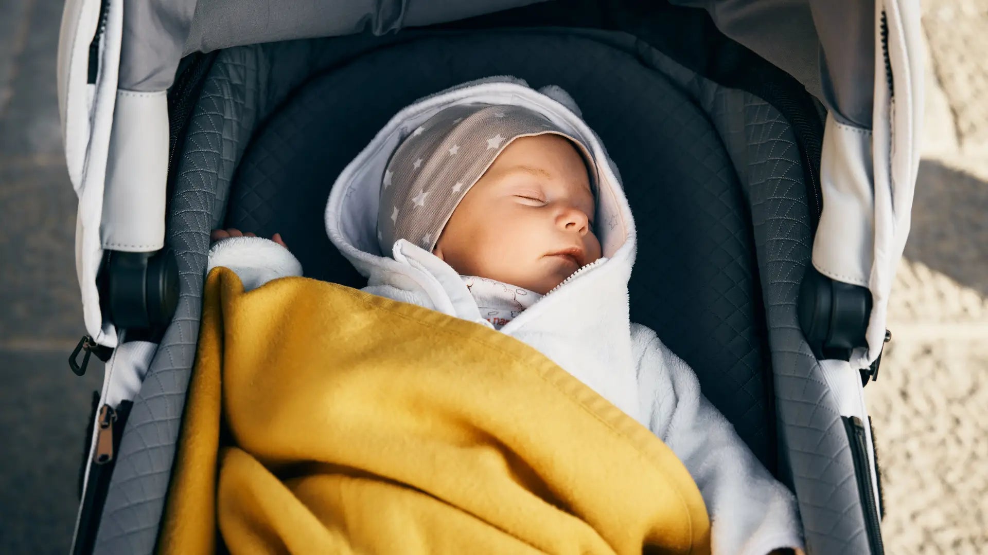 We know that safety is the top priority, which is why RockingRide has been carefully tested and is completely safe for use near your child. The battery is protected against overheating, all materials are safe and free from harmful substances, and the device operates quietly without emitting any harmful radiation or interference.Designed according to the highest safety standards and tested in real-life conditions, it allows you to enjoy peaceful moments without worry while your baby sleeps soundly.